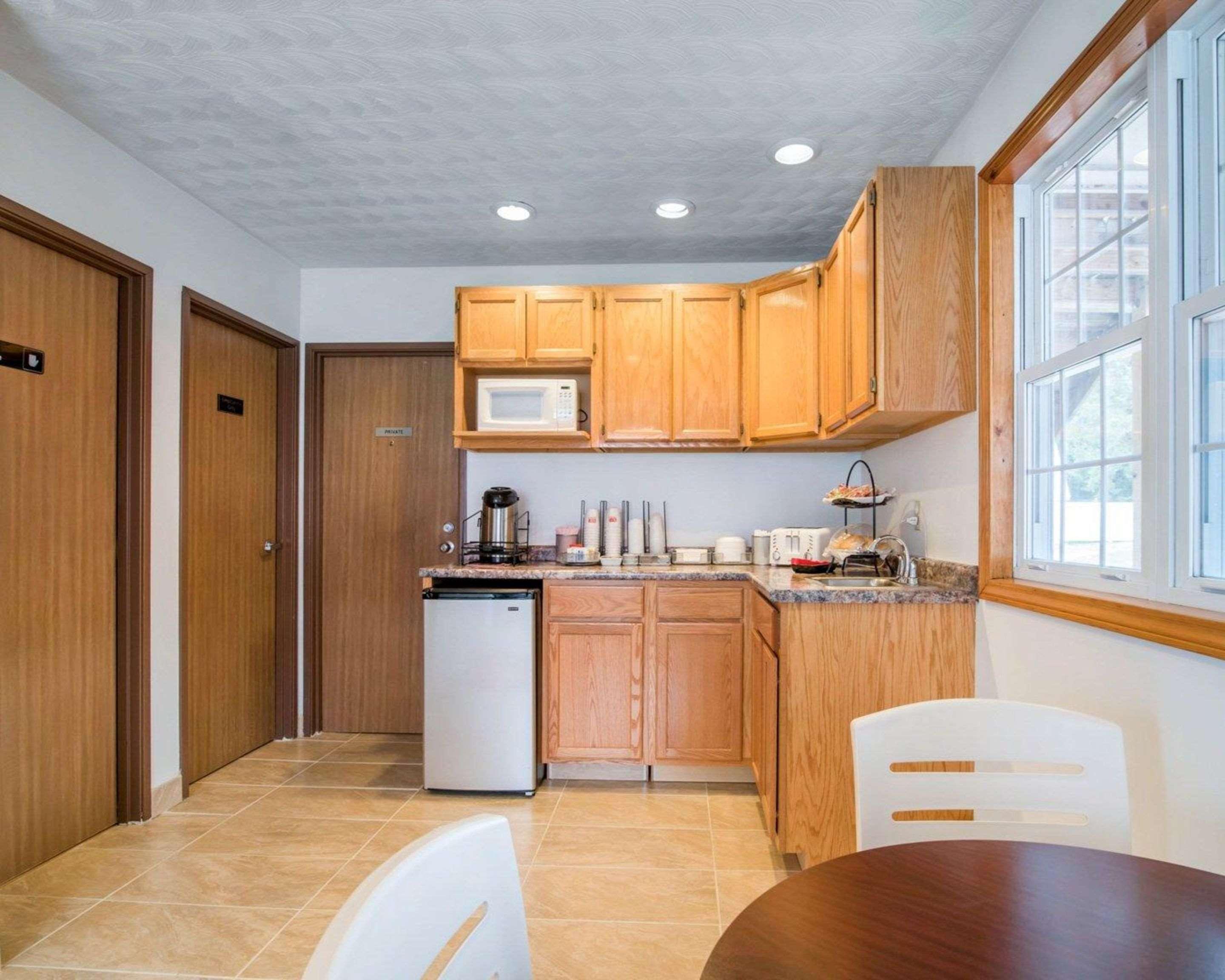 Econo Lodge St Albans Town Saint Albans Ngoại thất bức ảnh